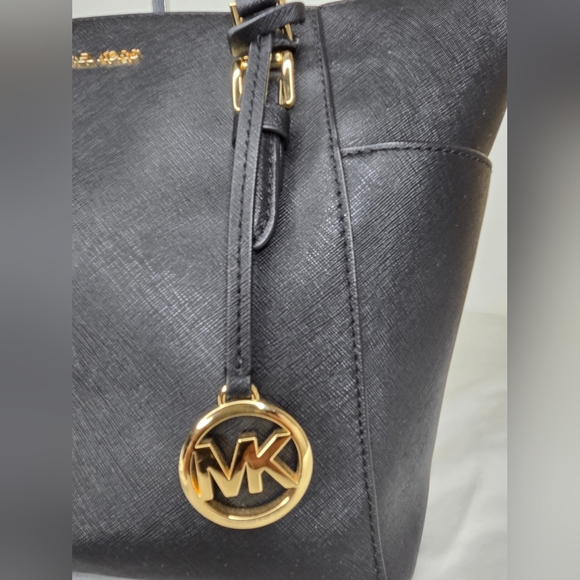 Michael Kors aprox 11"x10"inchs- Black Tote Bag W/ Golden Hardware - Picture 3 of 15